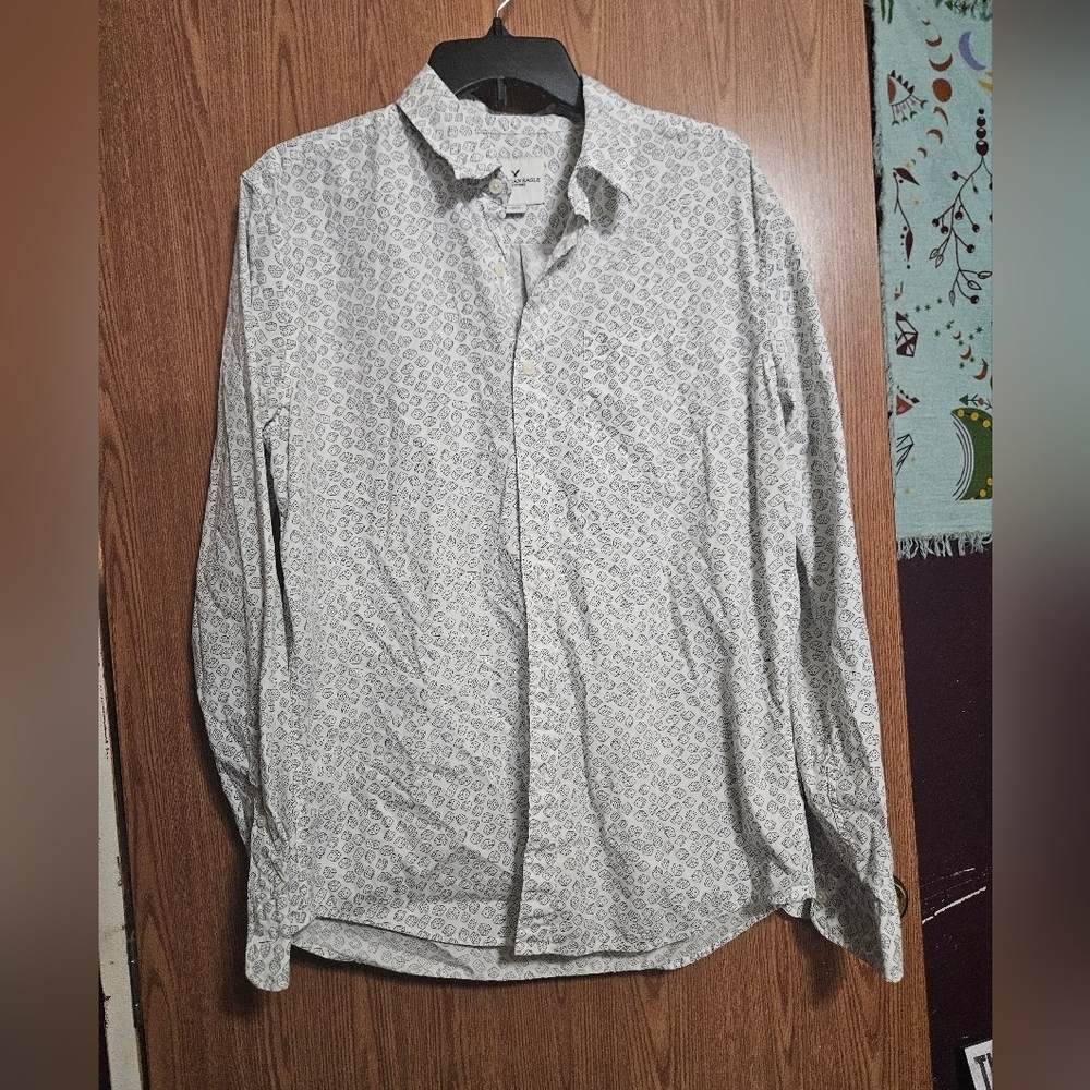 American Eagle Mens Dice Casino Super Soft Button Down Size Medium!